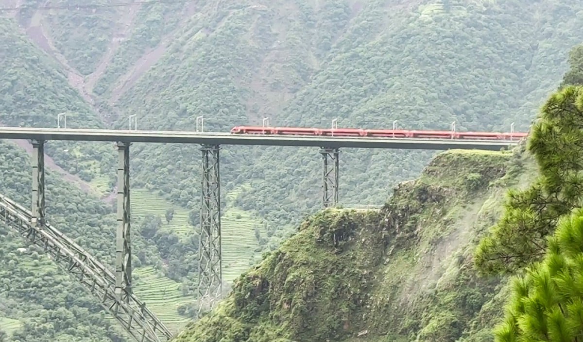 Jammu Tawi से Srinagar तक चलेगी तीसरी Vande Bharat, जानें Route, Time और Fare डिटेल्स