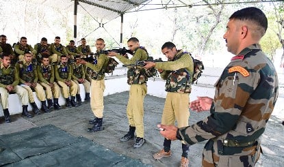 Prabhasakshi NewsRoom: Agnipath Scheme के समर्थन में उतरे Gorkhas, Indian Army में भर्ती पर लगी रोक हटाने की Nepal PM से की माँग