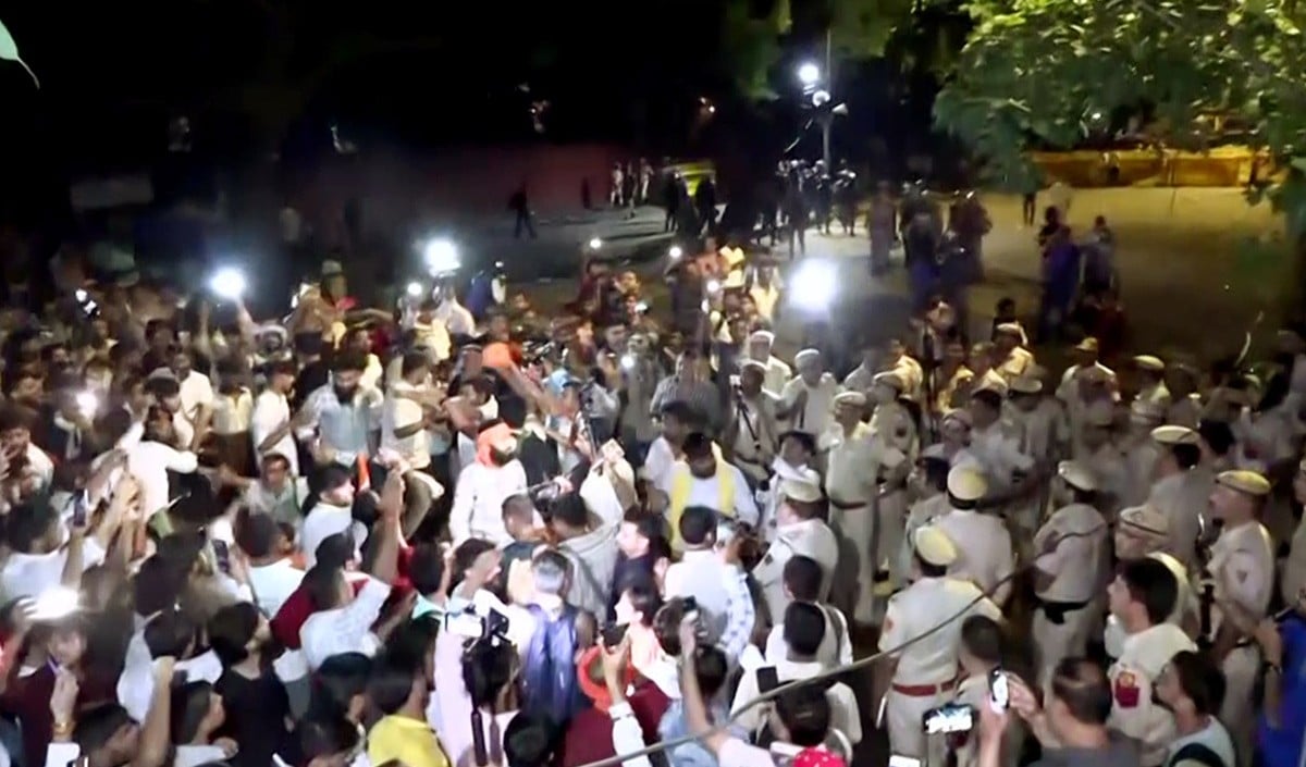 Anti Reservation Protest | दिल्ली के जंतर-मंतर पर आरक्षण विरोधी प्रदर्शन, पुलिस ने कई प्रदर्शनकारियों को हिरासत में लिया