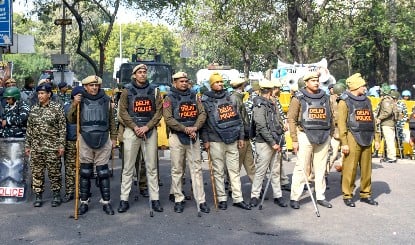 दिल्ली में पुलिस का बड़ा