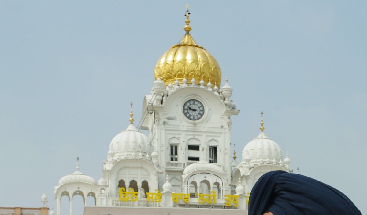 Edmonton Gurdwara Attack | कनाडा के गुरुद्वारे में सिरफिरे का हमला! प्रार्थना के दौरान पेचकस से दागे वार, पीएम कार्नी ने जताई हैरानी!