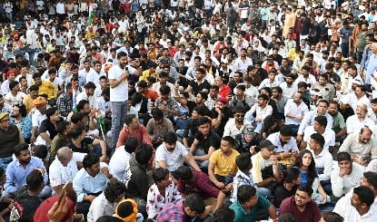 Jantar Mantar पर आरक्षण के खिलाफ बड़ा प्रदर्शन, कई हिरासत में; आर्थिक आधार पर देने की मांग