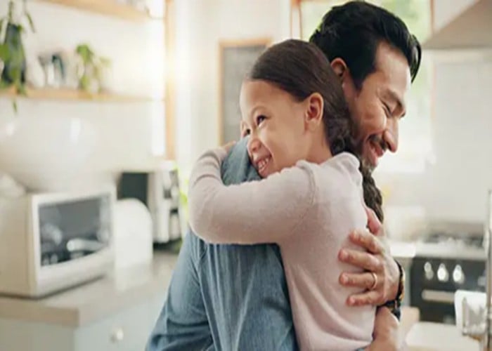 Parenting Tips: बेटी के साथ Relationship मजबूत करने के लिए पिता अपनाएं ये 5 Golden Rules