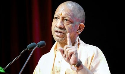UP में CM Yogi का एक्शन! चीनी जमाखोरों और कालाबाजारी करने वालों पर ESMA लगेगा
