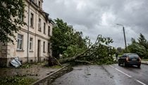 Baltic Cyclone से लातविया और लिथुआनिया में भारी तबाही, 2 की मौत और 5 लाख प्रभावित