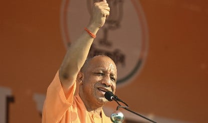 Manusmriti पर Rahul के बयान से CM Yogi आगबबूला, बोले- यह भारत की विरासत का अपमान