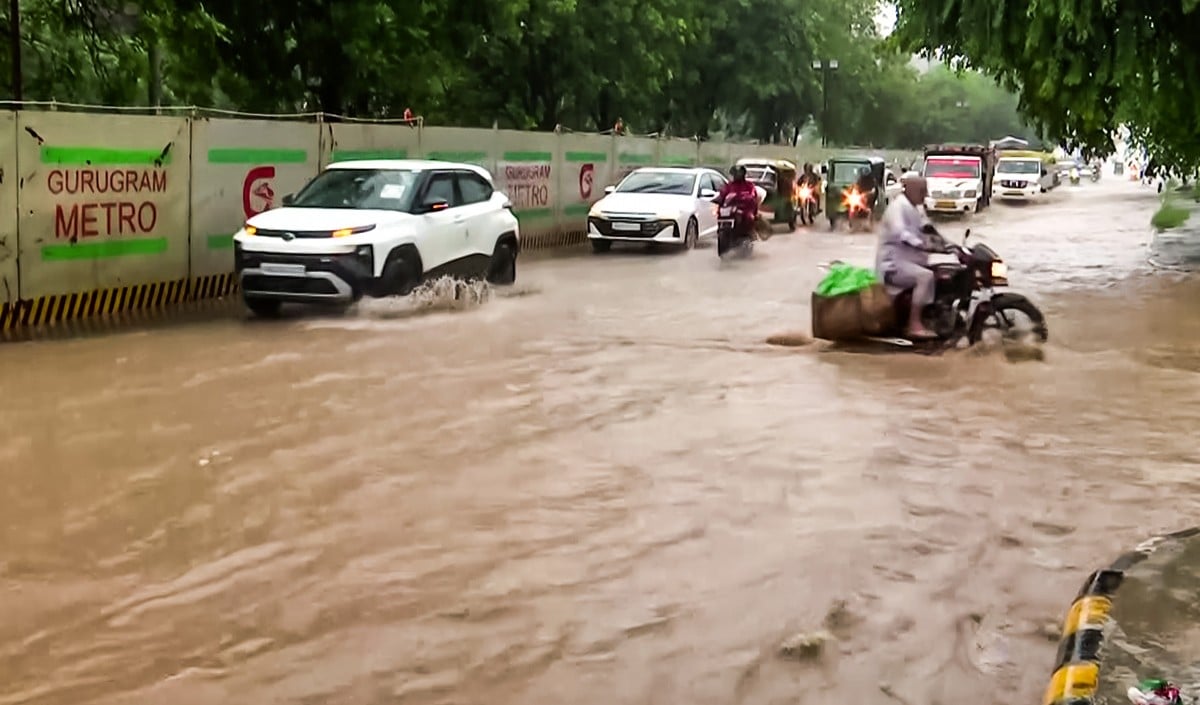 Gurugram में Traffic जाम! 25 अगस्त को WFH का आदेश, School भी बंद