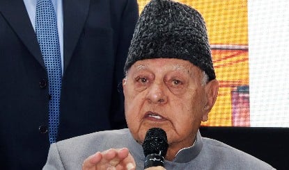 NC में बगावत? Farooq Abdullah ने Ruhullah Mehdi को दी खुली चुनौती, कहा - इस्तीफ़ा दो, नया जनादेश लो!