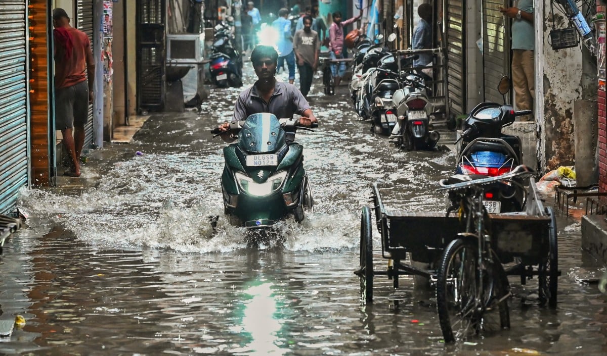 North India Weather Alert | दिल्ली में भारी बारिश का अनुमान, IMD ने जारी किया 