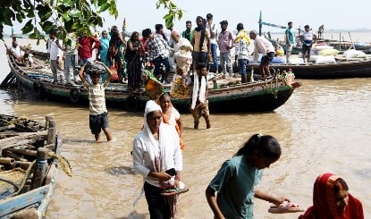 Gandak नदी का जलस्तर बढ़ा, Bihar में बाढ़ का खतरा; CS ने की आपात बैठक