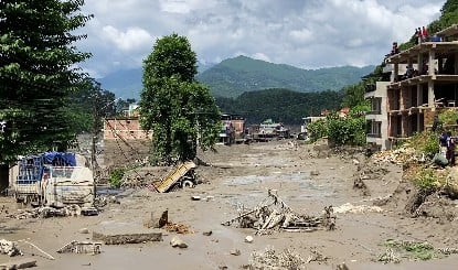 Nepal में भीषण Flood, 105 Indian समेत 400 लोग Missing, चारों ओर तबाही