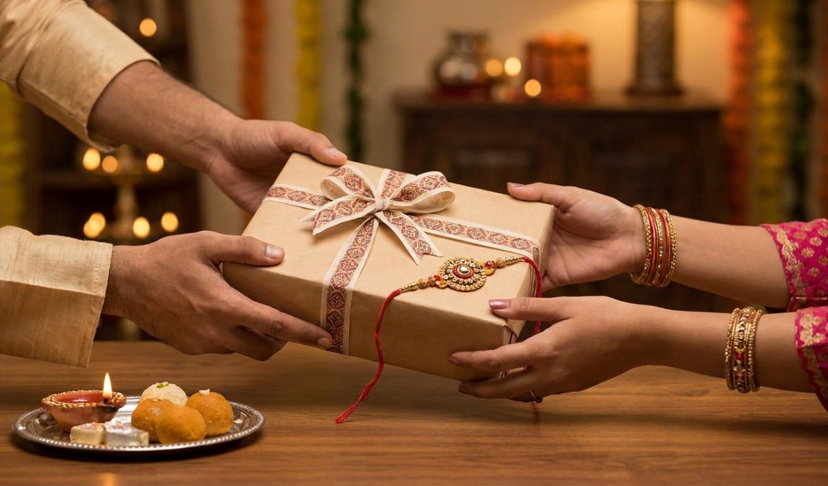 Personalized Gifts का बढ़ता ट्रेंड: Raksha Bandhan 2026 में राशि के अनुसार ऐसे चुनें अपनी बहन के लिए तोहफा