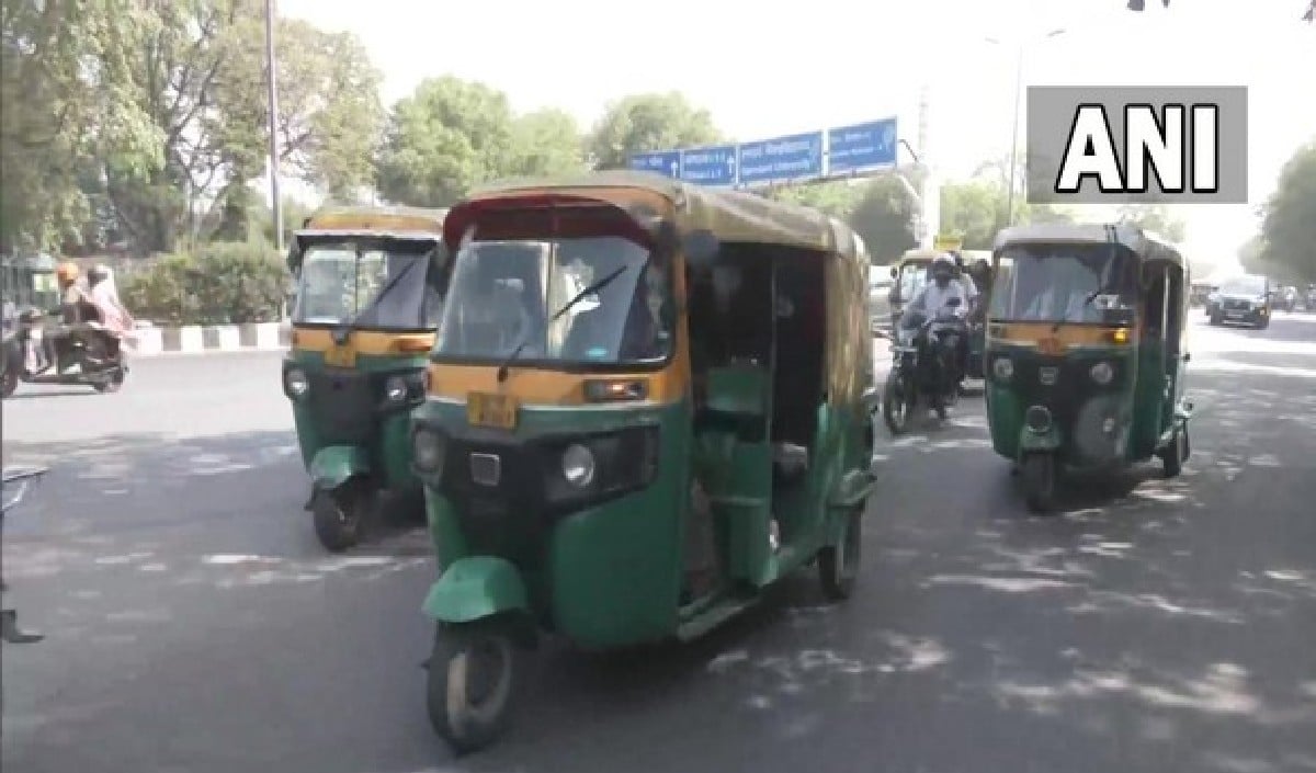 महाराष्ट्र में भाषा विवाद पर बड़ी राहत, CM Fadnavis ने Auto-Taxi Drivers को दी एक साल की मोहलत