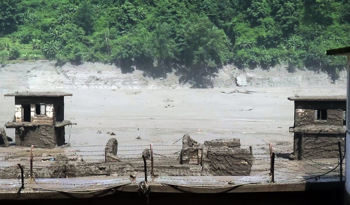 Nepal Flood Indian Tourist Missing | नेपाल में जलप्रलय! 133 भारतीय लापता, कैलाश मानसरोवर यात्री भी फंसे, राज्यों ने जारी किए इमरजेंसी हेल्पलाइन नंबर