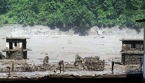 Nepal Flood Indian Tourist Missing | नेपाल में जलप्रलय! 133 भारतीय लापता, कैलाश मानसरोवर यात्री भी फंसे, राज्यों ने जारी किए इमरजेंसी हेल्पलाइन नंबर