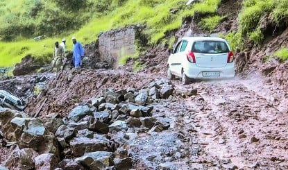 Nepal Flash Floods | नेपाल में अचानक आई बाढ़ से भारी तबाही! 160 की लोगों की मौत और 750 लापता, भारतीय दूतावास ने जारी किए इमरजेंसी नंबर