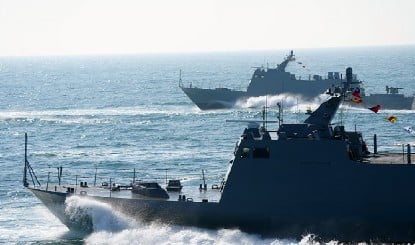 Odisha तट के पास डूबा Cargo Ship, Indian Coast Guard ने दो चीनी नागरिकों को बचाया, तलाशी जारी है