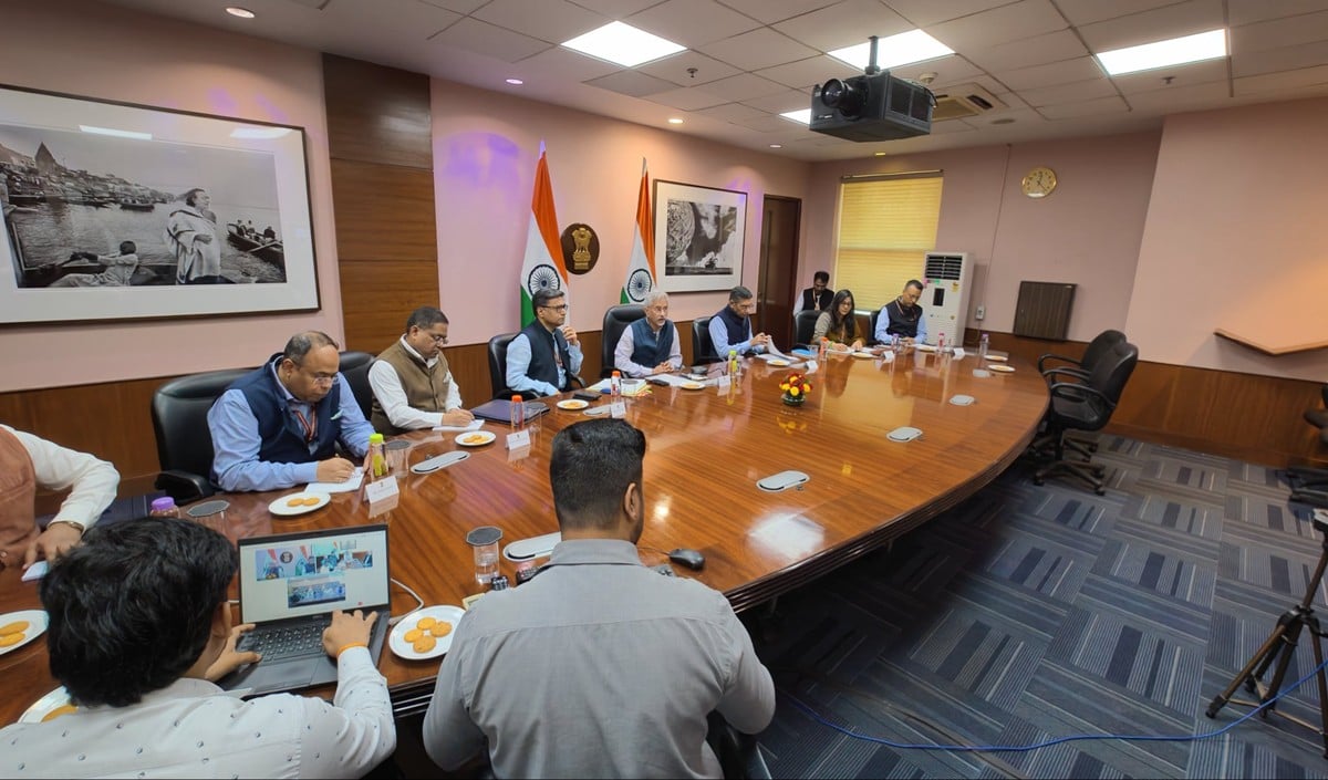 Nepal Flood Crisis: MEA अधिकारियों संग S Jaishankar की बड़ी बैठक, लापता भारतीयों की तलाश हुई तेज़
