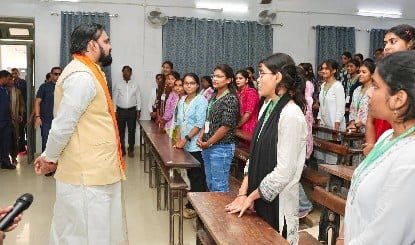 बिहार की बेटियों को Job Creator बनाने का सपना: CM Samrat Choudhary बोले - सिर्फ नौकरी मांगने वाली नहीं, देने वाली बनो