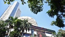 Stock Market Update 27 August 2026 | क्रूड ऑयल में नरमी से संभला शेयर बाज़ार, सेंसेक्स-निफ्टी बढ़त पर खुले, DIIs ने की ₹6,400 करोड़ से ज़्यादा की खरीदारी