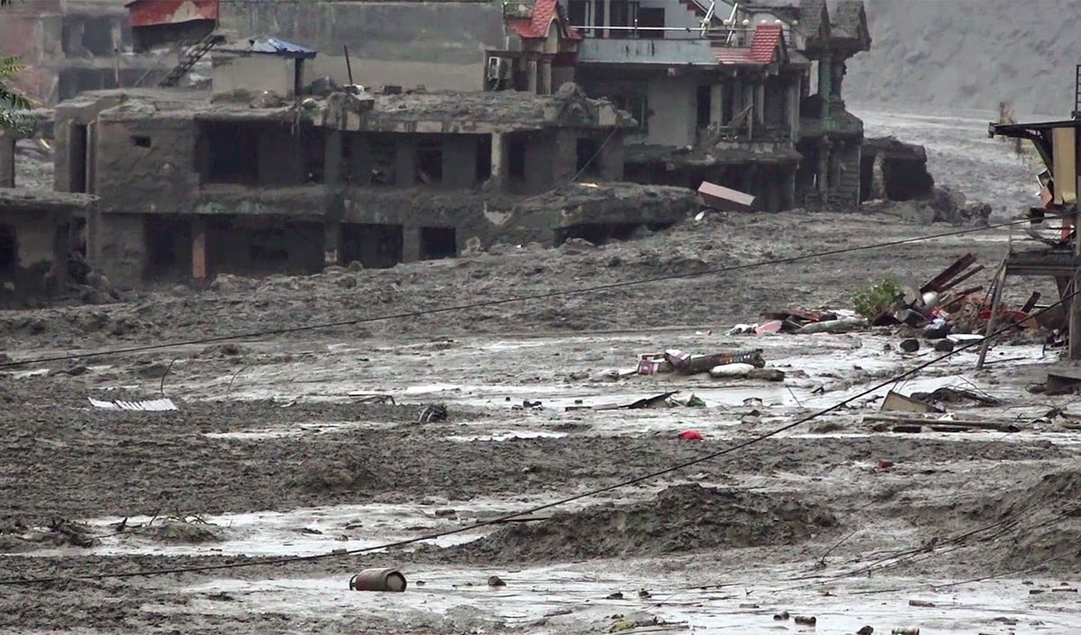 तिब्बत में Dam Burst के बाद नेपाल में भीषण तबाही का खतरा, Nepal Flood Alert के बीच सुरक्षित स्थानों पर भाग रहे लोग