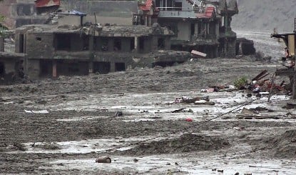 तिब्बत में Dam Burst के बाद नेपाल में भीषण तबाही का खतरा, Nepal Flood Alert के बीच सुरक्षित स्थानों पर भाग रहे लोग