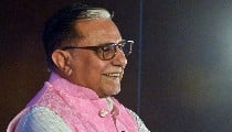 Subhash Chandra Essel Group | 'हमने अपना घर तक बेच दिया, 43 हजार करोड़ चुकाए', पर्सनल इनसॉल्वेंसी विवाद पर सुभाष चंद्रा की सफाई Subhash Chandra Essel Group | 'हमने अपना घर तक बेच दिया, 43 हजार करोड़ चुकाए', पर्सनल इनसॉल्वेंसी विवाद पर सुभाष चंद्रा की सफाई