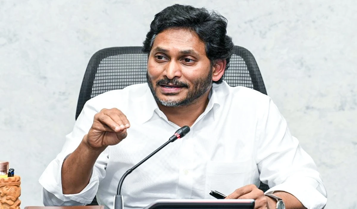 Andhra Pradesh में लोकतंत्र खतरे में? Jagan बोले- Naidu सरकार में कानून व्यवस्था चौपट, बदले की राजनीति चरम पर!