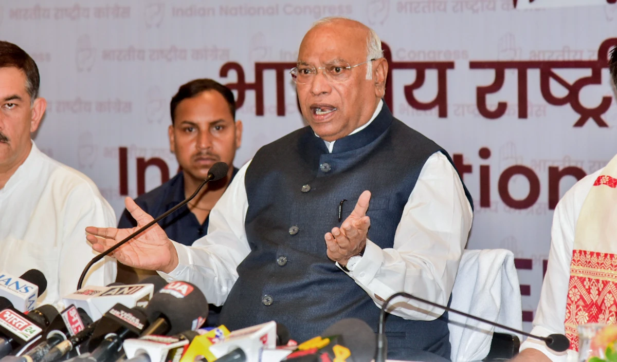 Ram Mandir Fund और Student Protest पर सरकार चुप क्यों? Kharge ने PM Modi-HM Shah से माँगा जवाब