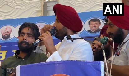 Raja Warring के मंच पर हंगामा: Channi समर्थकों ने लगाए CM चेहरा बनाने के नारे, पंजाब कांग्रेस की बढ़ी कलह
