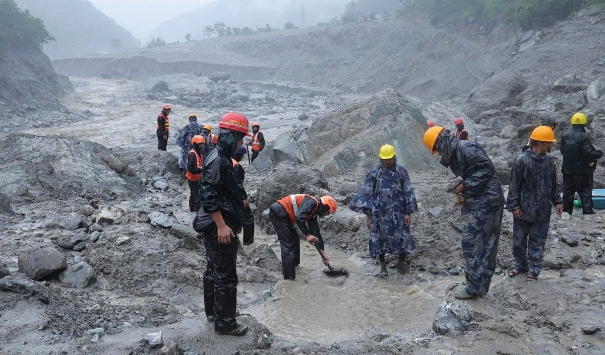 Nepal Flash Floods: नेपाल में तबाही के बाद भी जारी जिंदगी की तलाश, बाढ़ में 675 लोगों की मौत; करीब 3 हजार अब भी लापता