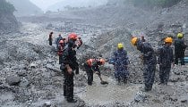 Nepal Flash Floods: नेपाल में तबाही के बाद भी जारी जिंदगी की तलाश, बाढ़ में 675 लोगों की मौत; करीब 3 हजार अब भी लापता