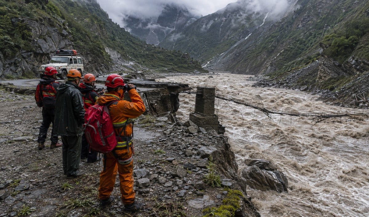 Tibet Nepal Border पर आई बाढ़ में 49 भारतीयों समेत 261 विदेशी लापता