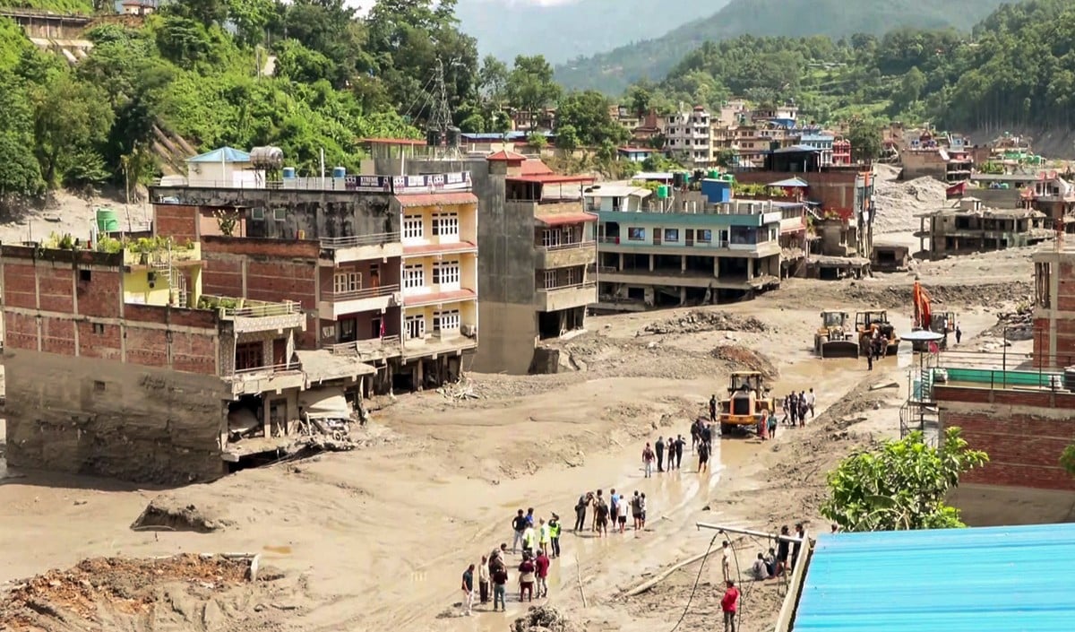 Nepal Flood Death Toll | नेपाल में कुदरत का महाविनाश! ग्लेशियर टूटने से आई बाढ़ में 903 की मौत, 4,200 लापता, टनल में फंसे सैकड़ों लोग