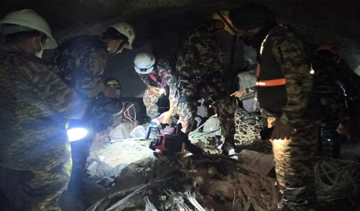 Nepal Flood Crisis: हाइड्रोपावर टनल में फंसी जिंदगियां बचाने को आगे आया भारत, Nepal Army के साथ शुरू किया Rescue Operation