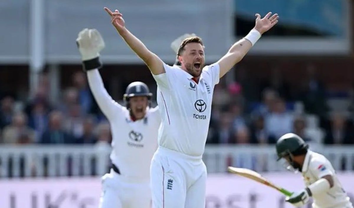Ollie Robinson के 8 विकेट से ढहा Pakistan, England ने Lord’s Test जीतकर सीरीज पर जमाया कब्जा Ollie Robinson के 8 विकेट से ढहा Pakistan, England ने Lord’s Test जीतकर सीरीज पर जमाया कब्जा