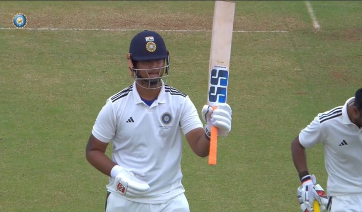 Vaibhav Suryavanshi बने Duleep Trophy के नए बाजीगर, बेंगलुरु में 57 साल पुराना Cricket Record किया अपने नाम Vaibhav Suryavanshi बने Duleep Trophy के नए बाजीगर, बेंगलुरु में 57 साल पुराना Cricket Record किया अपने नाम