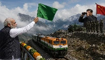 India Bhutan China Tri-Junction पर भारत की नई रणनीति ने किया हैरान, Doklam तक पहुँचेगी रेल, चीन के छूटे पसीने India Bhutan China Tri-Junction पर भारत की नई रणनीति ने किया हैरान, Doklam तक पहुँचेगी रेल, चीन के छूटे पसीने