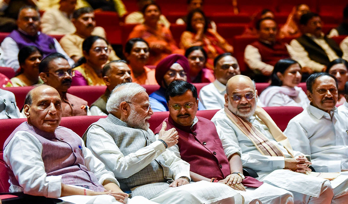 Parliament में विपक्ष के हंगामे का NDA ने निकाला तोड़, Mangal Milan Meeting में बनाया गया Master Plan