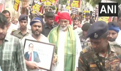 Paper Leak-बेरोजगारी पर Patna में छात्र आक्रोश, NSUI कार्यकर्ताओं पर वॉटर कैनन, पप्पू यादव भी हुए शामिल
