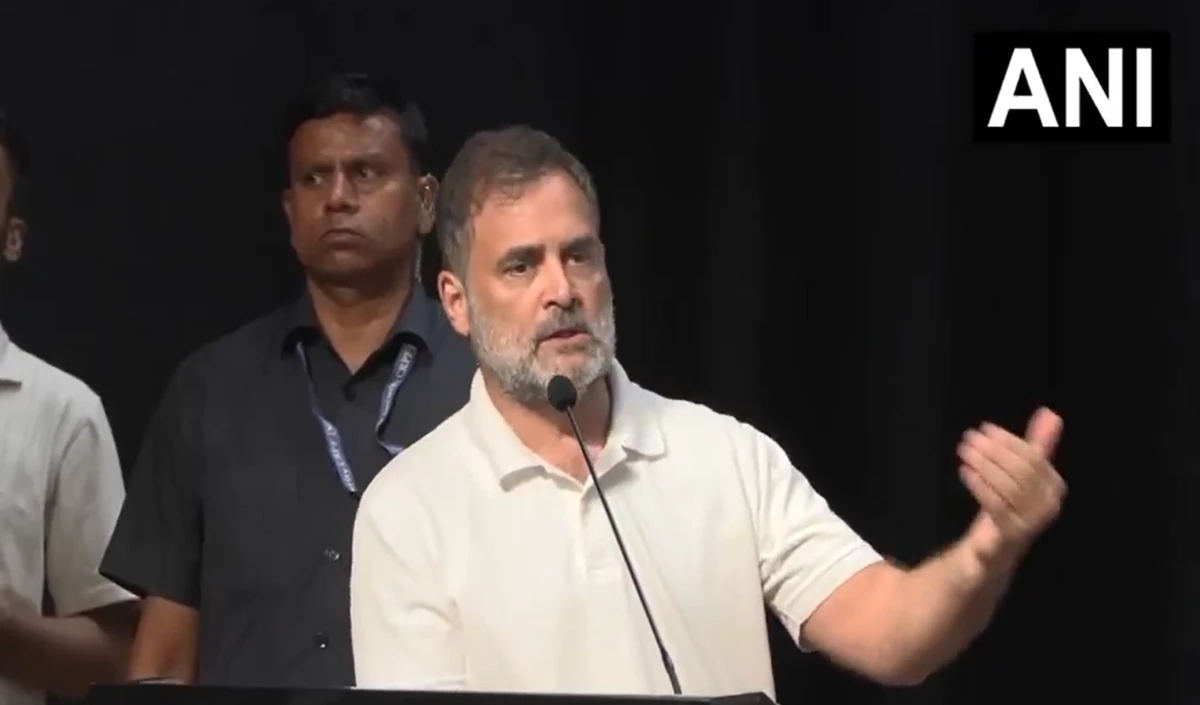 Rahul Gandhi का PM-RSS पर बड़ा हमला: हमारा इतिहास नहीं बदल सकते