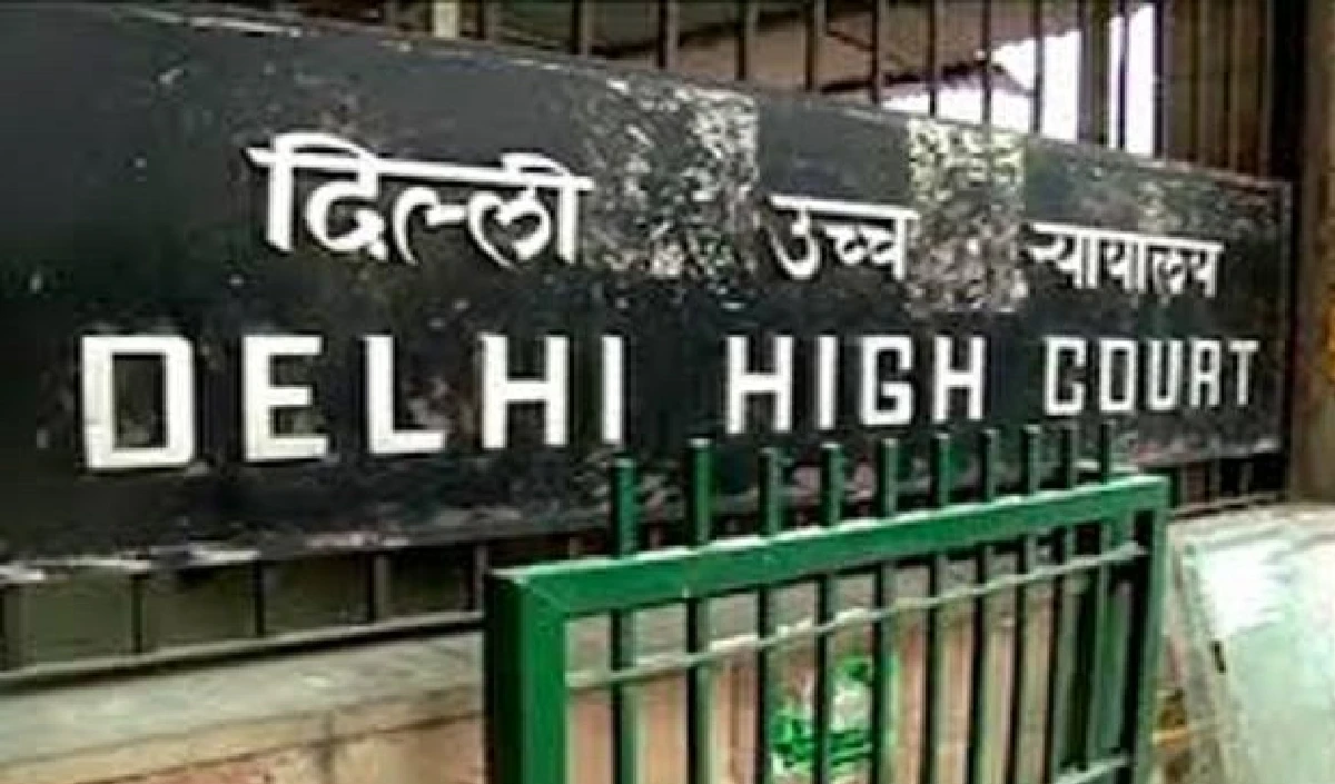 दिल्ली High Court का बड़ा आदेश: Women Police के लिए हर थाने में लगेंगी Sanitary Pad Vending Machine