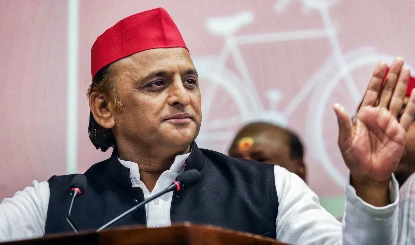 Akhilesh Yadav का BJP पर तंज: इनके विकास प्रोजेक्ट काम आने से पहले ढह जाते हैं!