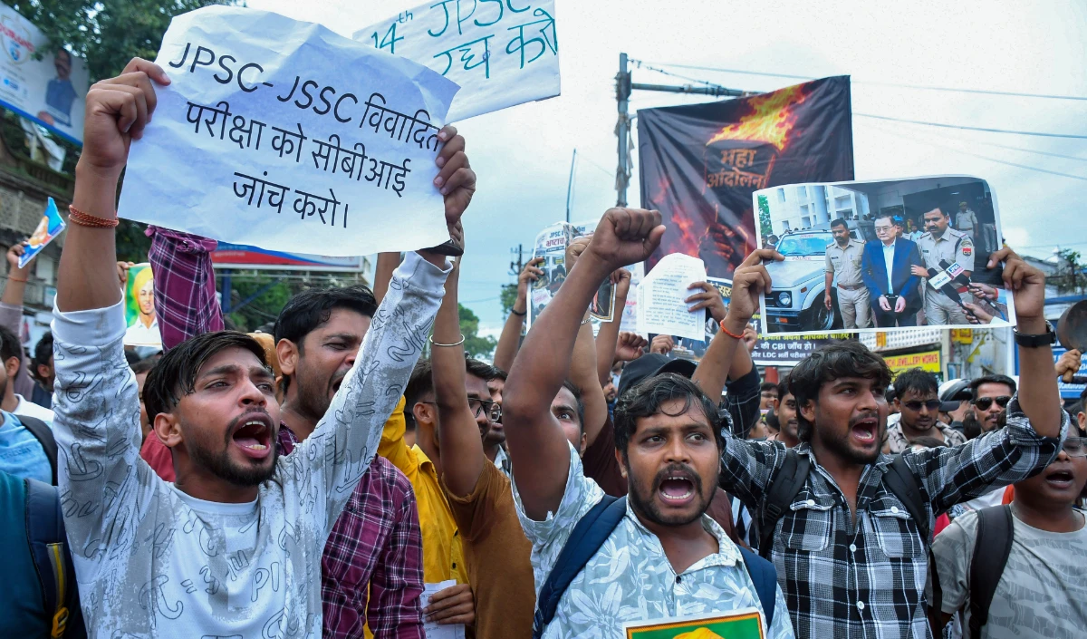 JPSC-JSSC Paper Leak: झारखंड में छात्रों के दबाव से सरकार झुकी, बातचीत को तैयार; सार्वजनिक चर्चा की मांग