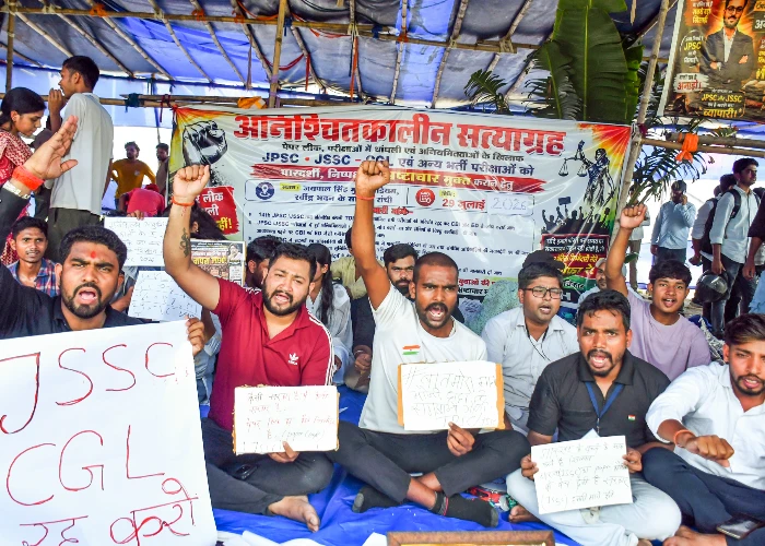 Jharkhand JPSC JSSC Protest: सियासी रंग में रंगा आंदोलन, Rahul Gandhi ने छात्रों को दिया Reforms का भरोसा