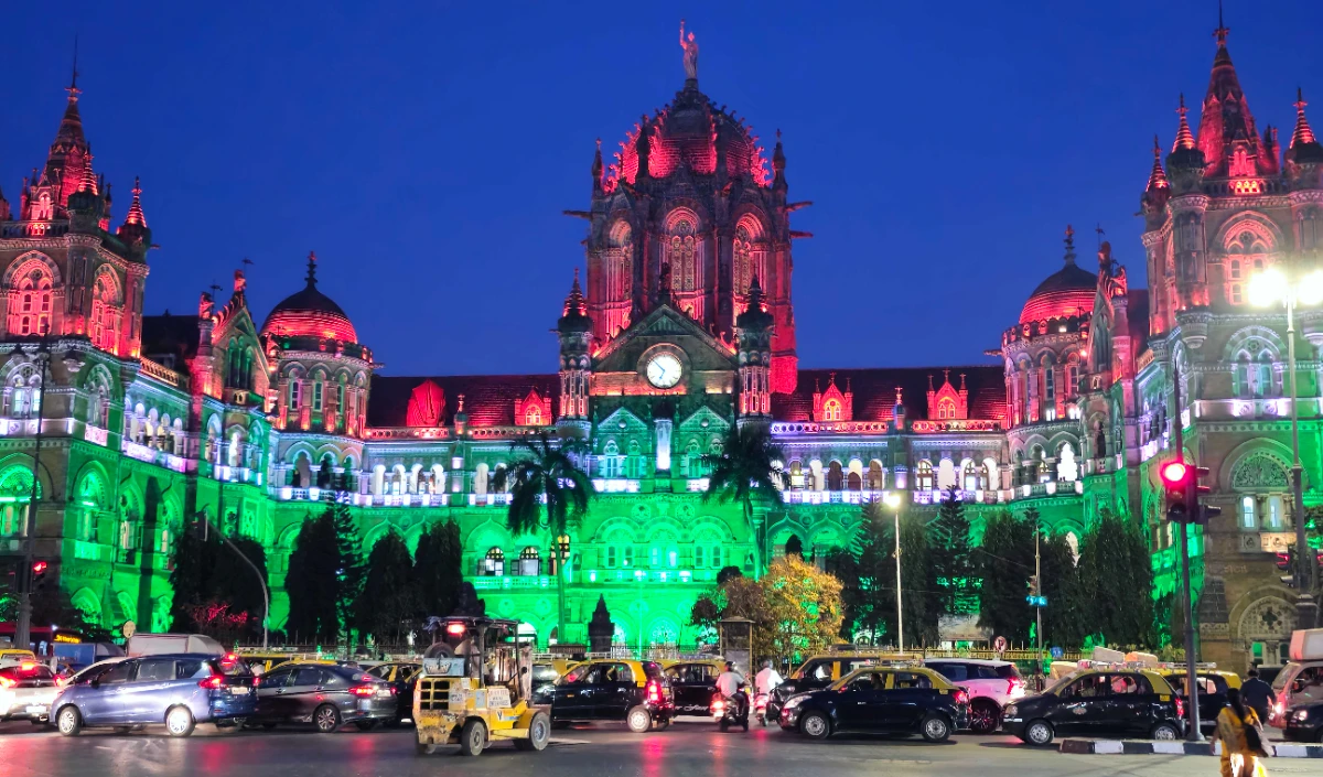 Mumbai में दहशत फैलाने का प्लान? Mayor को Metro-School उड़ाने की धमकी