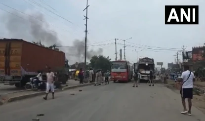 Patna में हादसे के बाद बेकाबू भीड़ का तांडव, थाने में तोड़फोड़, Police की 3 गाड़ियों को फूंका