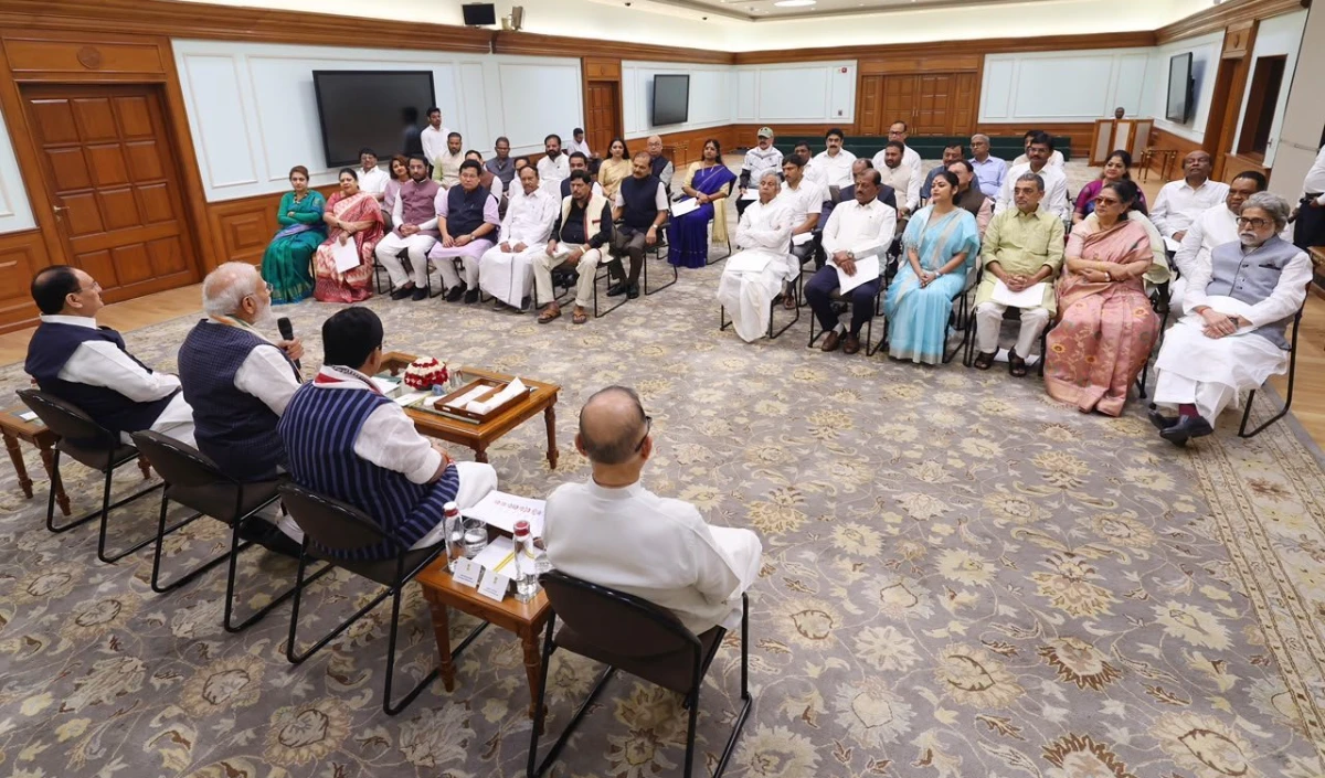 PM Modi ने बागी TMC सांसदों से कहा, वे क्या कहते हैं, इसकी चिंता न करें, मैं आपके साथ हूँ