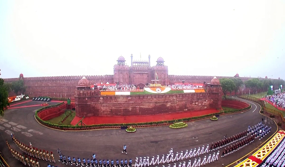 Independence Day पर Lal Qila से गूँजेगा Vande Mataram, राष्ट्रगीत को मिला ऐतिहासिक संवैधानिक सम्मान