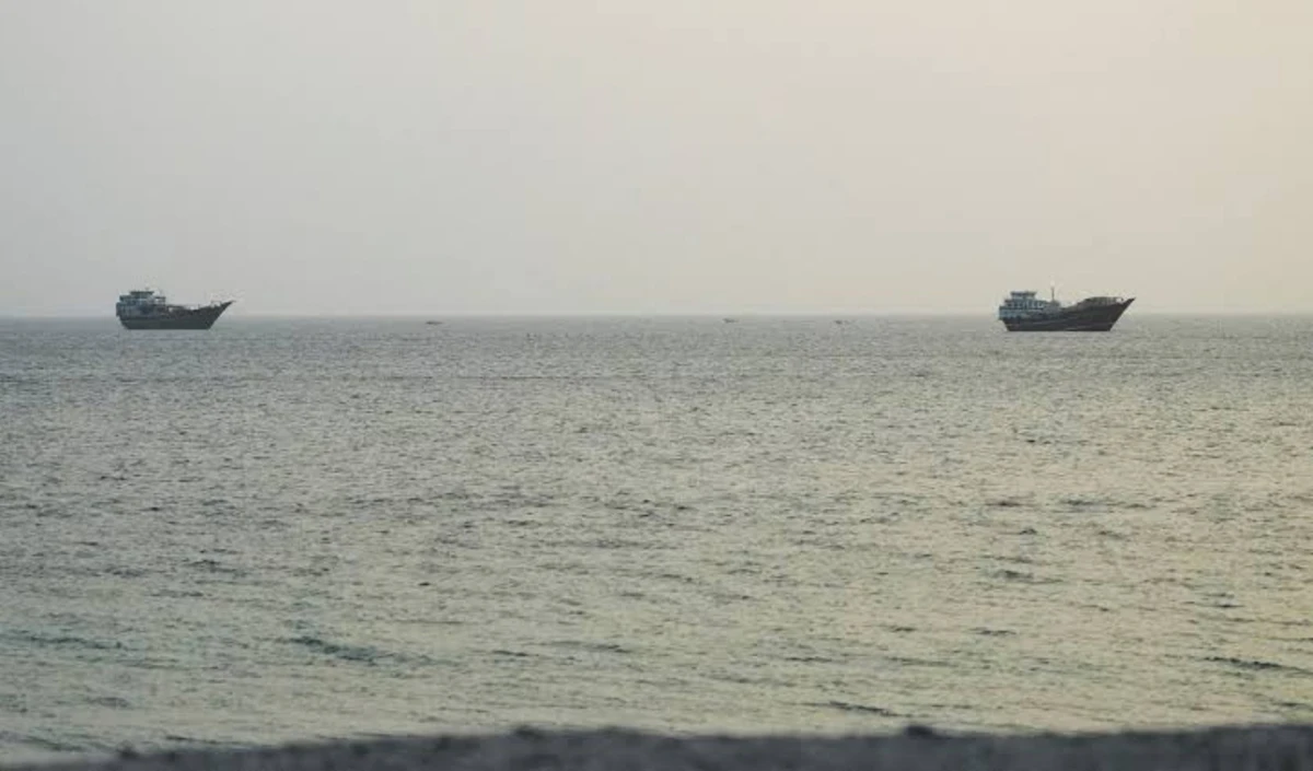 Strait of Hormuz को लेकर Iran-Oman बातचीत में प्रगति, US को कमर्शियल तेल शिपमेंट बहाल होने की उम्मीद